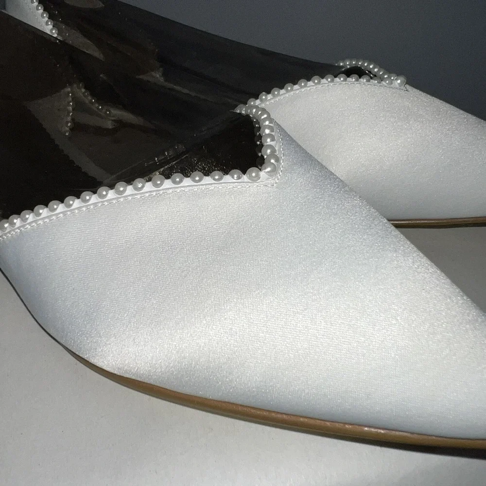 Adrianna Papell elegant pointed